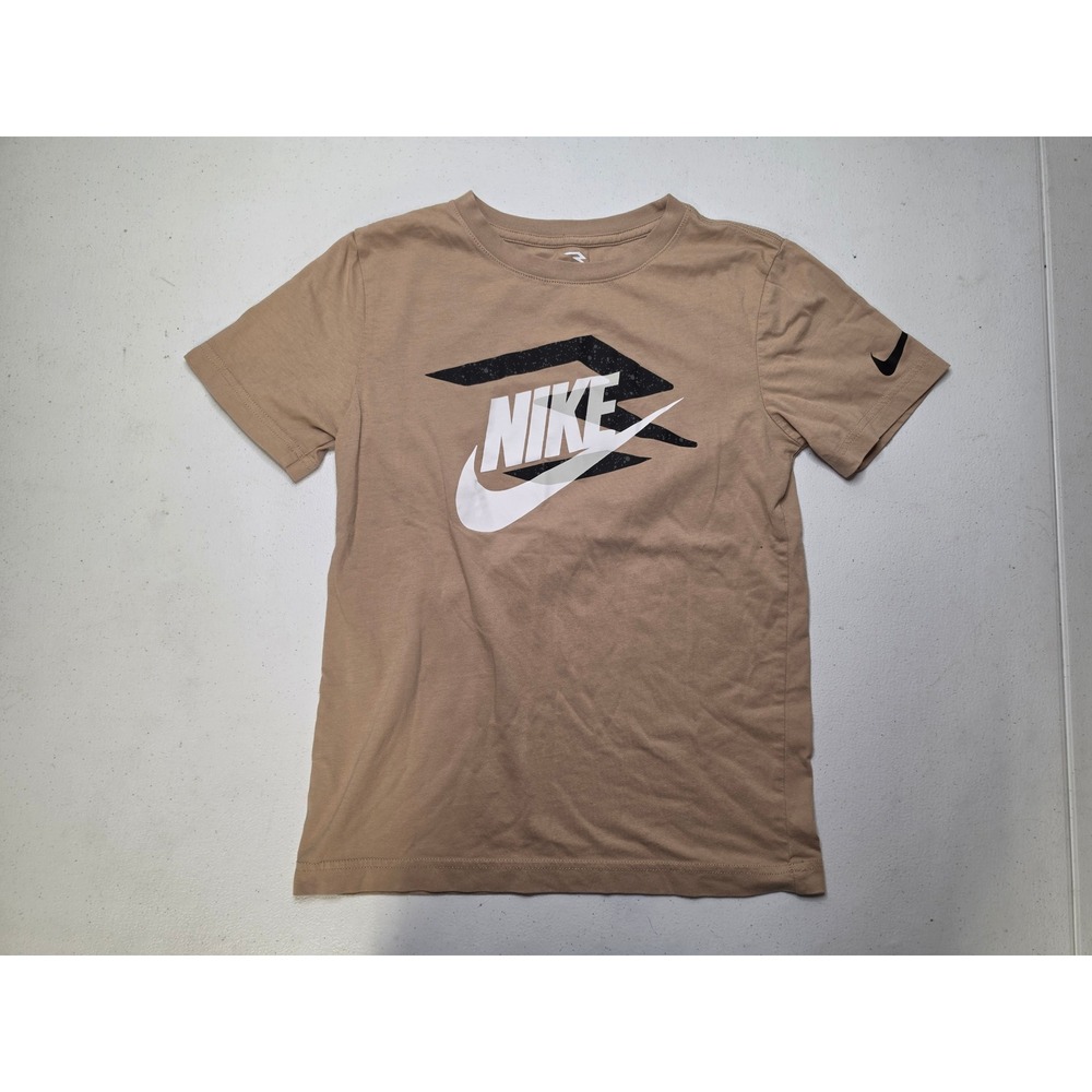 Nike Boys Graphic T-Shirt Khaki Tan Short Sleeve Crewneck Size M 10-12 Yrs